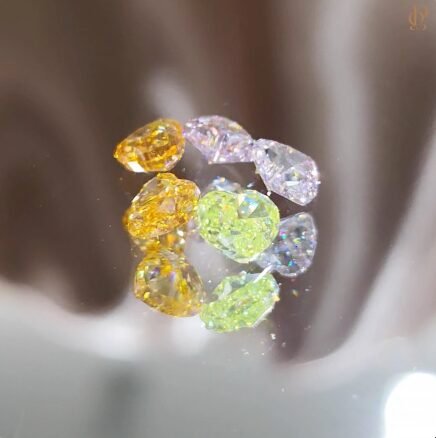 หัวใจว่าแพ้ทาง สีสันแบบนี้ ยิ่งเลือกไม่ถูกเลยค่ะ